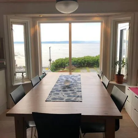 فيلة The House By The Sea Viggja