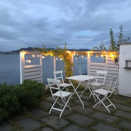 The House By The Sea * Viggja